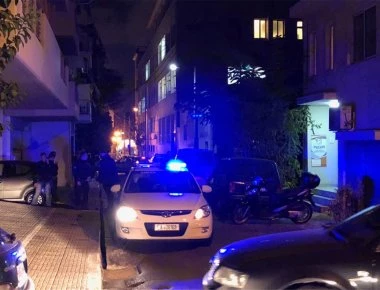 Πόλεμος συμμοριών: Παραμένει σε κρίσιμη κατάσταση ο άνδρας που «γαζώθηκε» χτες από αγνώστους στον Πειραιά